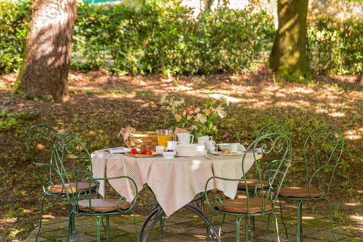 Location de vacances pour 9 personnes, avec terrasse ainsi que jardin et piscine à Pontremoli - 4