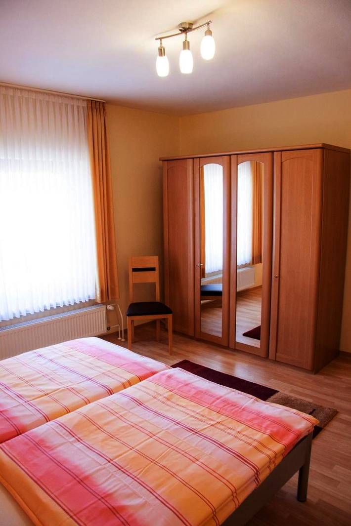 Ferienwohnung für 2 Personen, mit Terrasse und Garten sowie Ausblick in Mehring - 3
