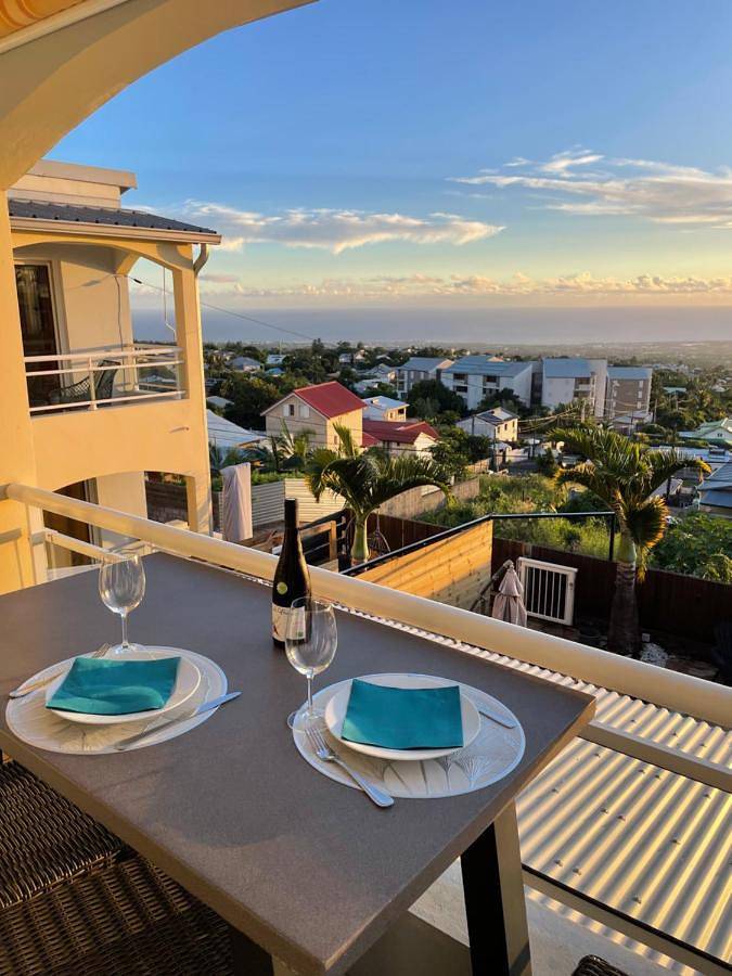 Location de vacances pour 2 personnes, avec jardin ainsi que jacuzzi et piscine dans Trois Mares - 2