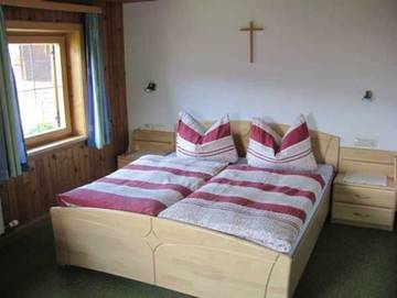 Zimmer für 3 Personen in Tannheim (Tirol), Allgäuer Alpen (Österreich), Bild 2