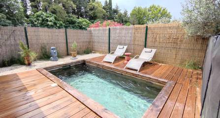 Gîte pour 4 personnes, avec piscine ainsi que jardin et terrasse à Saint-Rémy-de-Provence