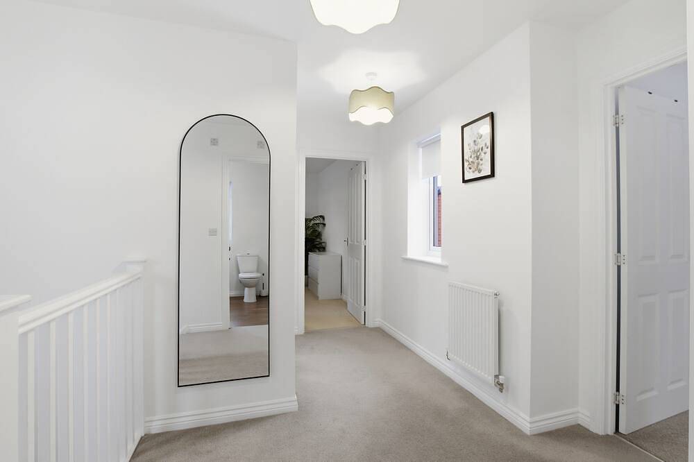 3-Bed House with Parking | Ideal for Contractors in Buckinghamshire