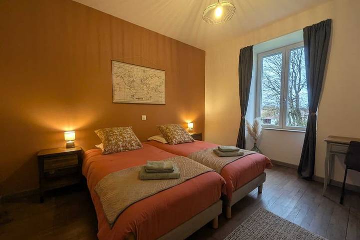 Location de vacances pour 6 personnes, avec jardin, animaux acceptés à Sarrey - 4