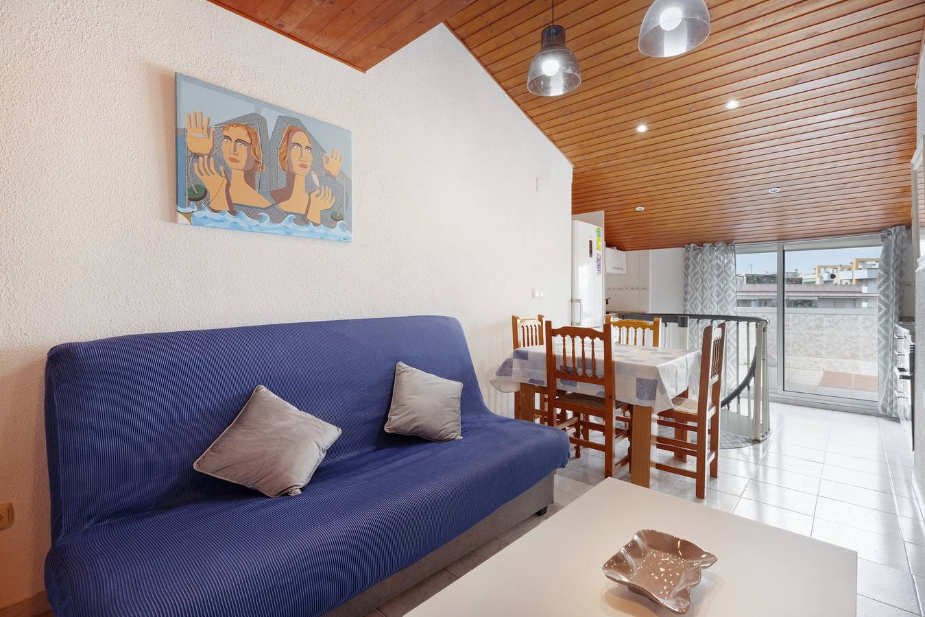 Apartamento entero, Apartamento 'Sobreático Salou' con piscina comunitaria, Wi-Fi y aire acondicionado in Salou, Costa Dorada