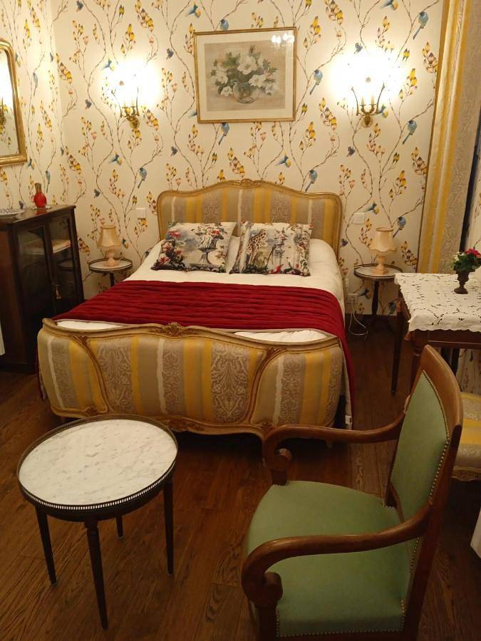 Gîte pour 3 personnes, avec Terrasse ainsi que Jardin et Vue à Villedômer