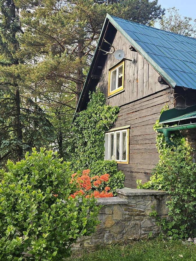 Domek letniskowy dla 6 osób, z widok i taras oraz ogród i sauna w Morawy