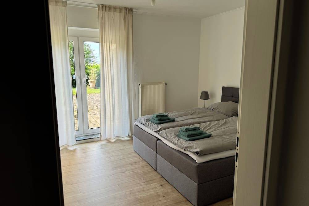 Ganze Wohnung, Ferienwohnung Sonnenkastell 2 in der Burgstadt Kastellaun mit direktem Garten in Kastellaun, Hunsrück