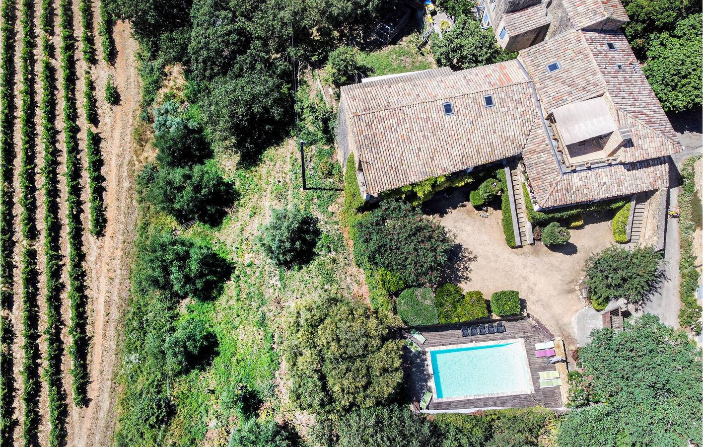 Baron Retreat : 200m2, TV, Parking, Piscine & Jardin in Baron, Région de Nîmes