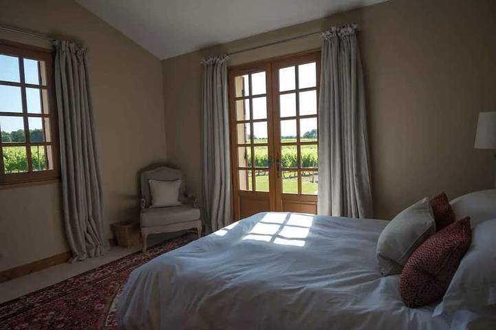 Location de vacances pour 12 personnes, avec terrasse ainsi que jardin et piscine, animaux acceptés à Villeneuve-de-Duras - 2