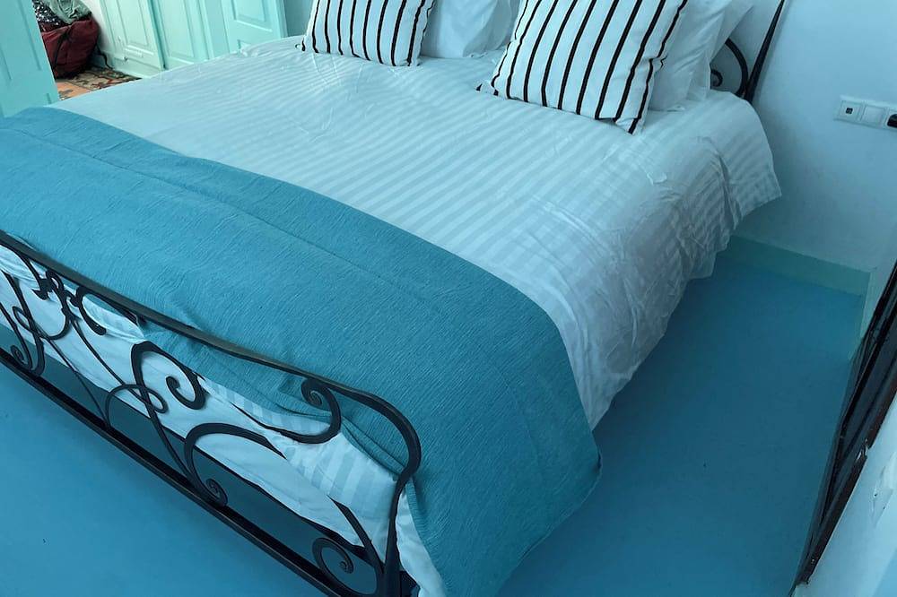 The Captains Residence. Poros. Presented by Lazy Daze in Poros Stadt, Poros