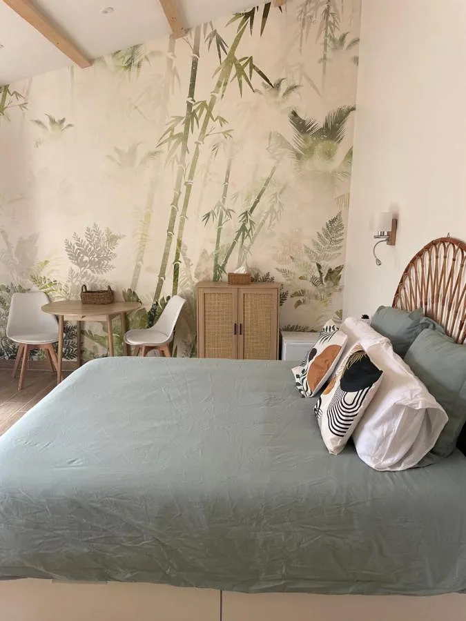 Casa de huéspuedes para 2 personas, con jardín además de terraza y jacuzzi - 1
