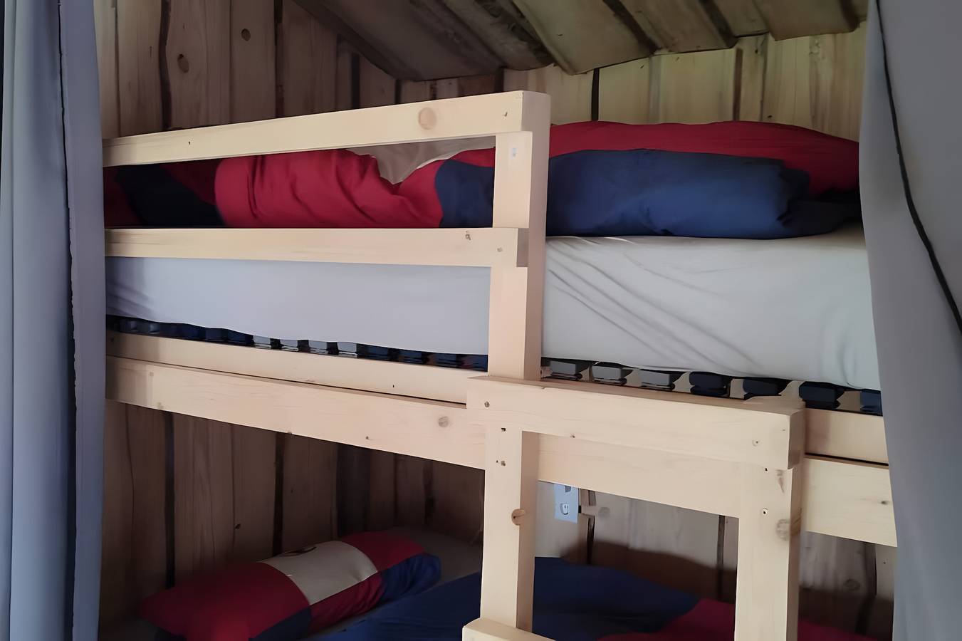 Ganze Ferienwohnung, „Uriges“ Tinyhaus mit privater Terrasse, Garten und Wlan in Ostbayern