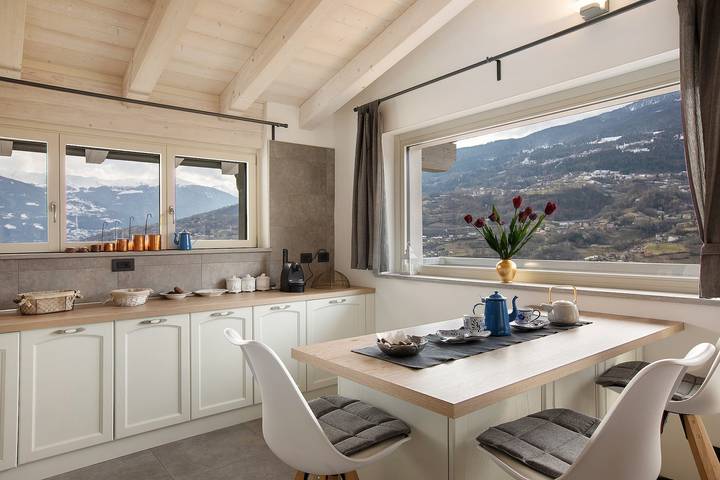 Appartamento intero, Appartamento 'Residence Soleluna - Loft Sirio' con vista montagna e terrazza privata in La Cretaz-Roisan, Comune di Roisan