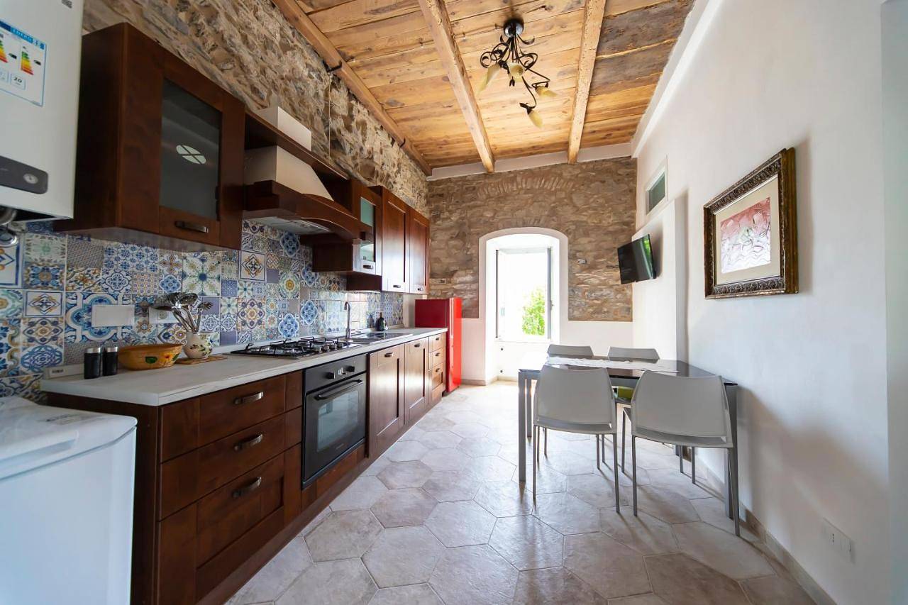 Two-Bedroom House in Cipressa, Riviera di Ponente