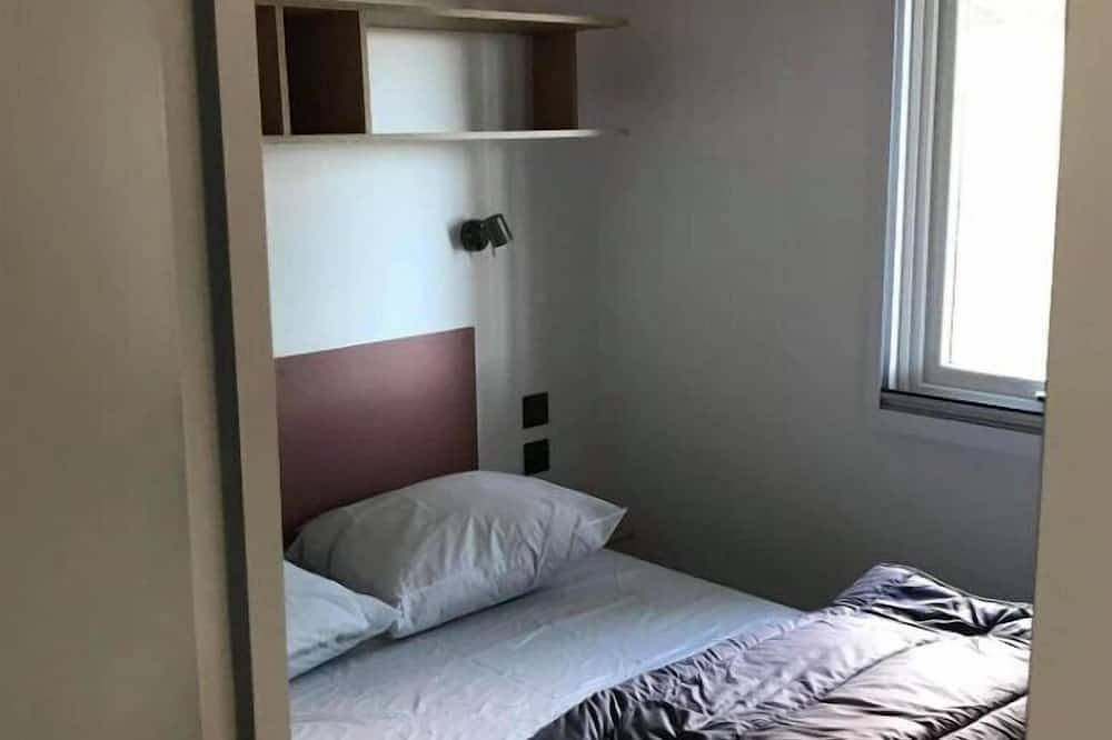 Zecamping 3* familial avec piscine chauffée aire de jeux et restaurant in Bollène, Vaucluse