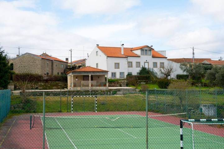 Gîte pour 4 personnes, avec terrasse et jardin, animaux acceptés à Gouveia