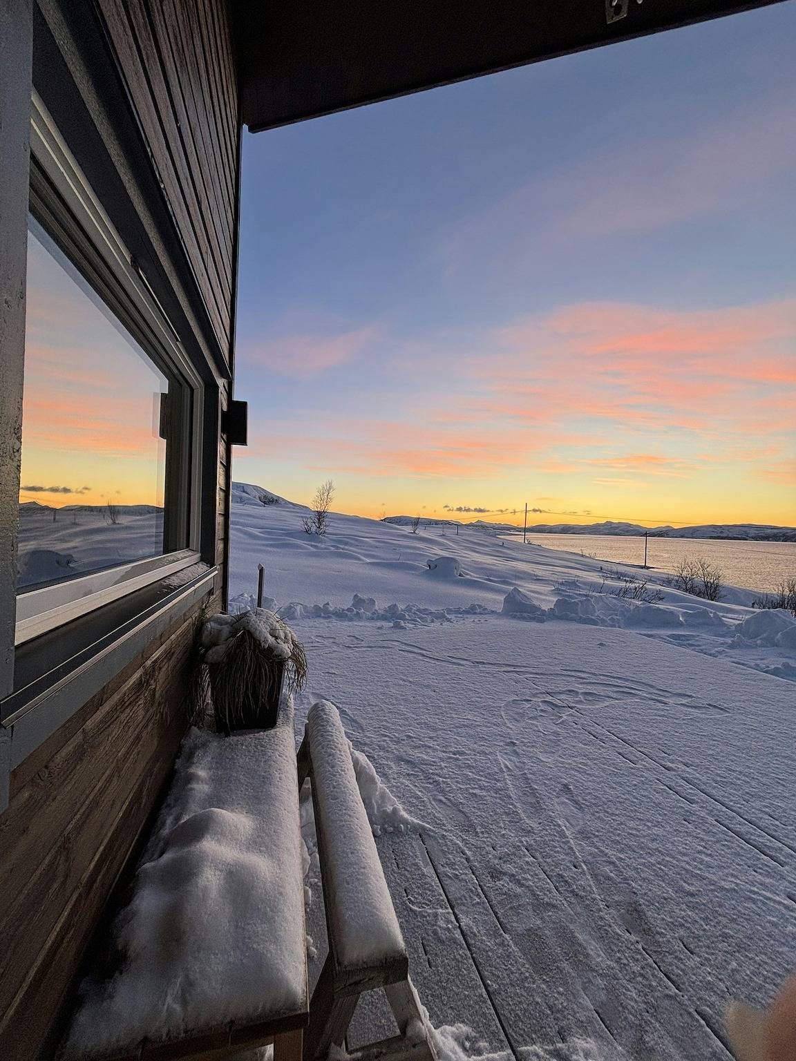 Hermosa cabaña abrazada por la bulliciosa vida salvaje in Karlsøy