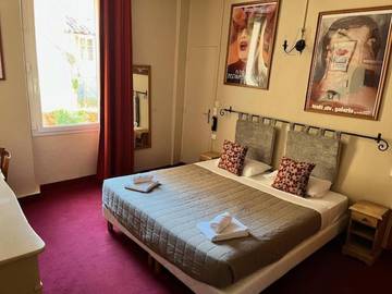 Hôtel pour 2 personnes, avec jardin ainsi que vue et terrasse dans Office De Tourisme D Avignon