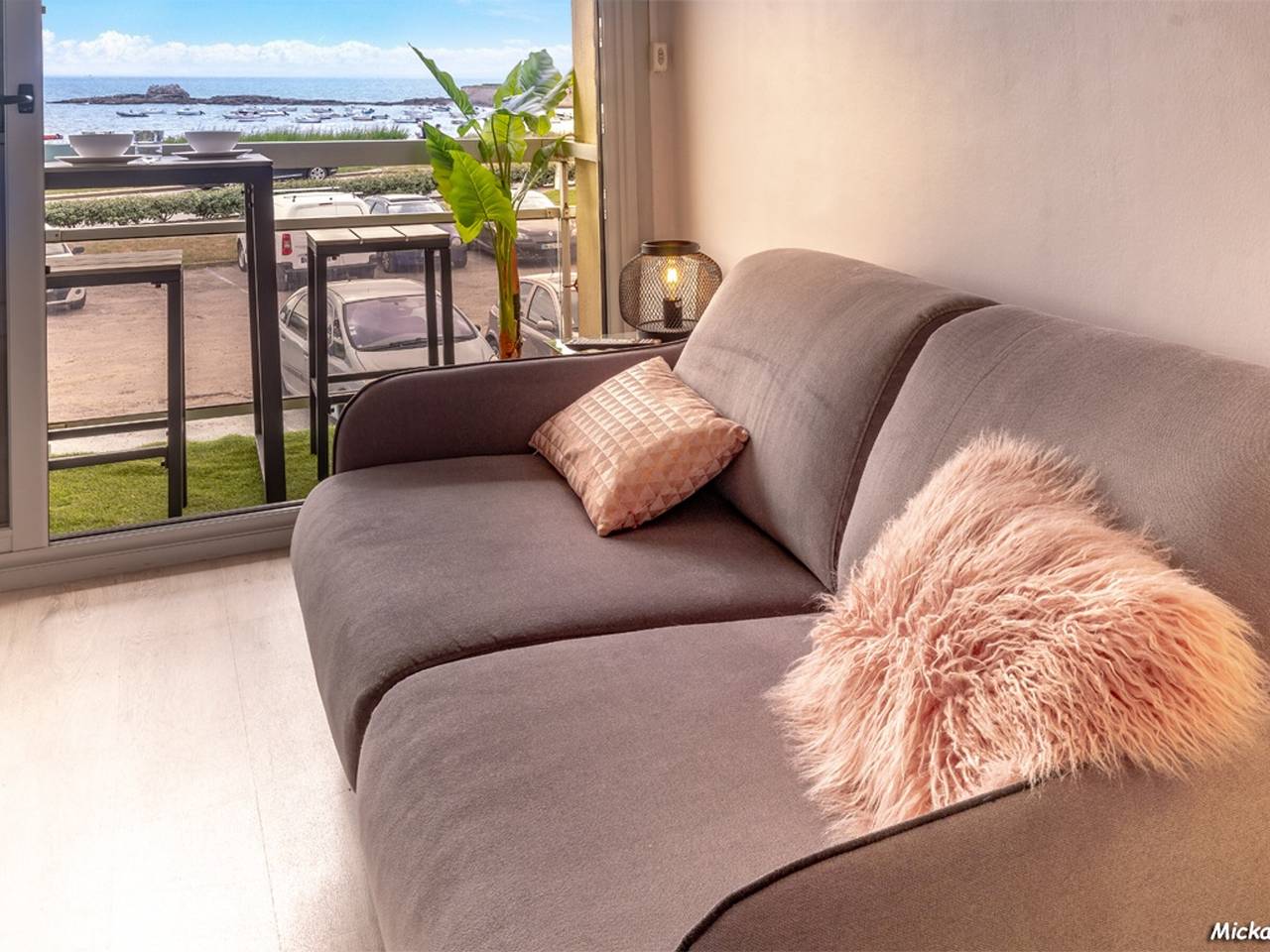 Estudio entero, Estudio renovado con balcón vista al mar, Wifi, cerca de playa y comercios - 2 pers in Le Fort-Bloqué, Ploemeur