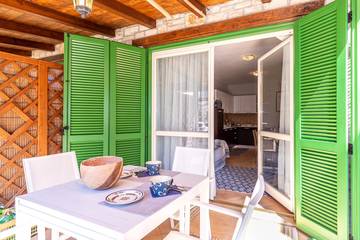 Ferienwohnung für 4 Personen, mit Pool und Garten in Nova Vas