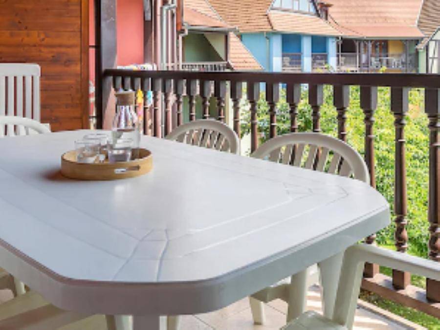 Pierre & Vacances Résidence Le Clos d'Eguisheim - Apartment 7 persons - - 2 bedrooms - Duplex - Garden view in Eguisheim, Parc naturel régional des Ballons des Vosges