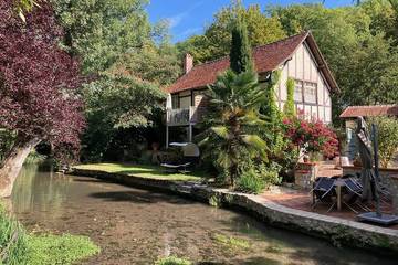 Gîte pour 4 personnes, avec terrasse à Molineuf
