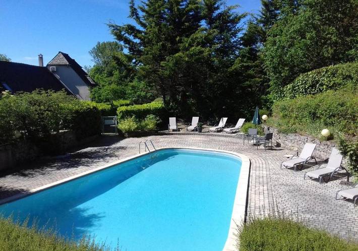Gîte pour 2 personnes, avec terrasse ainsi que piscine et jardin, animaux acceptés à Soulages-Bonneval - 4