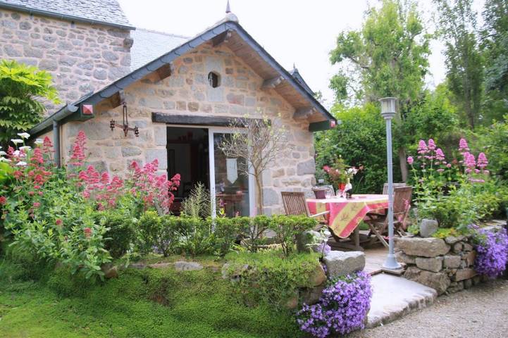 "Les Pierres Volées" - Village de kerneac'h in Plouescat, Ceinture Dorée