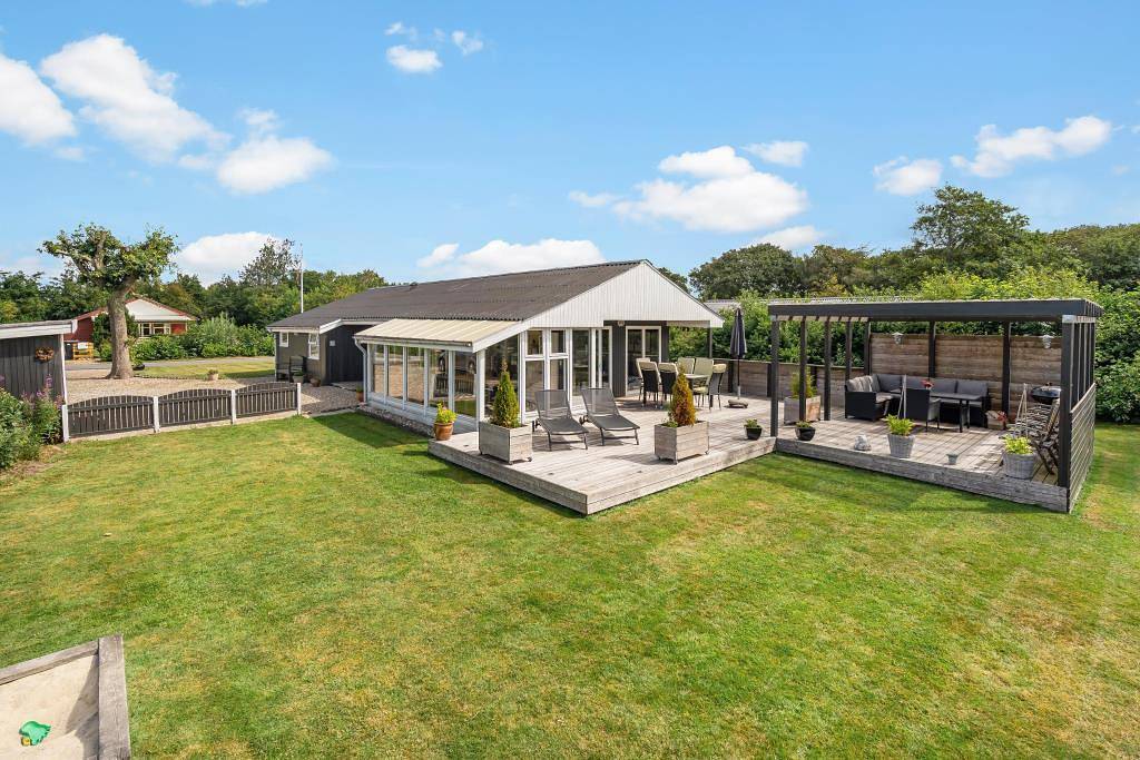 Beautiful holiday home with sauna and wood-burning stove in Bork Havn, Ringkøbing fjord