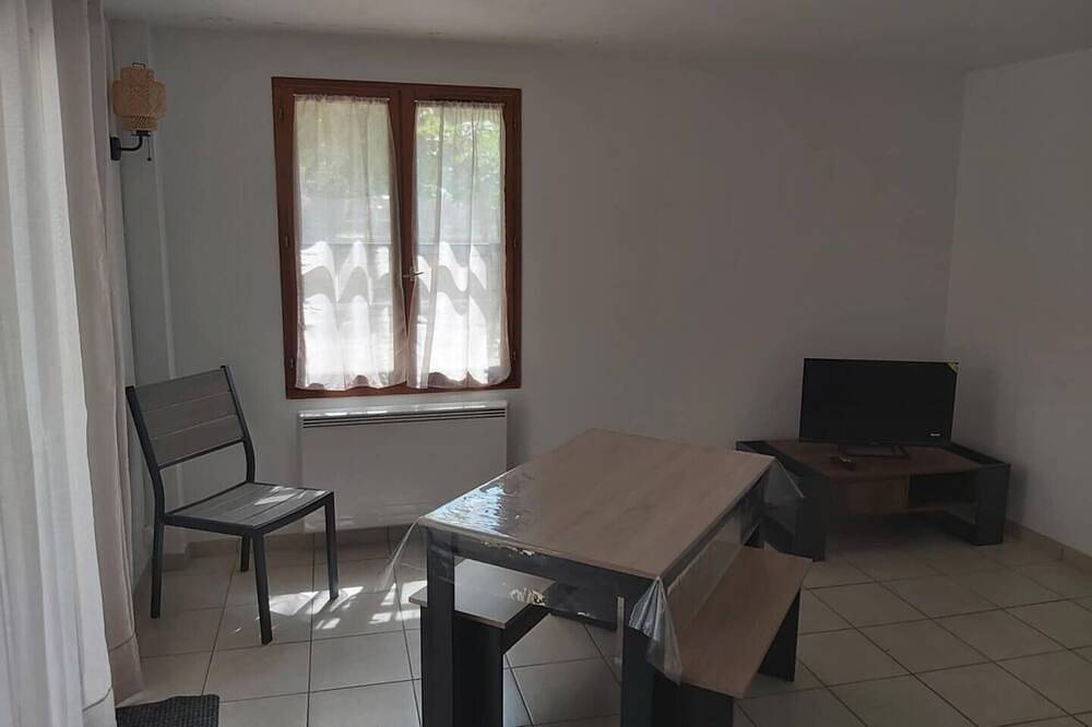 Entire apartment, Apartment \"Les Loges in Roquevaire, Marseille region