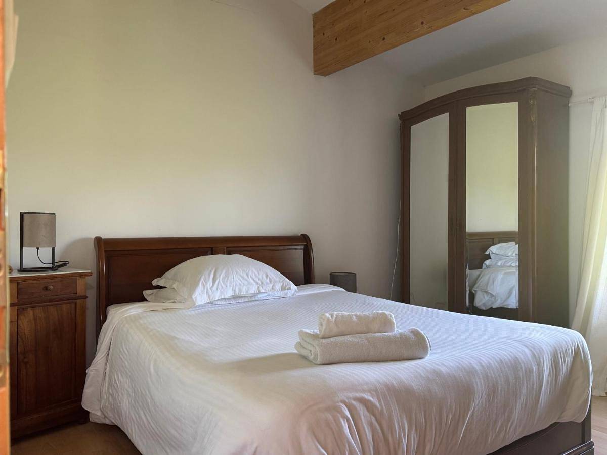 Appartement de vacances entier, Double Room with Garden View in Le Chaffaut-Saint-Jurson, Alpes-de-Haute-Provence