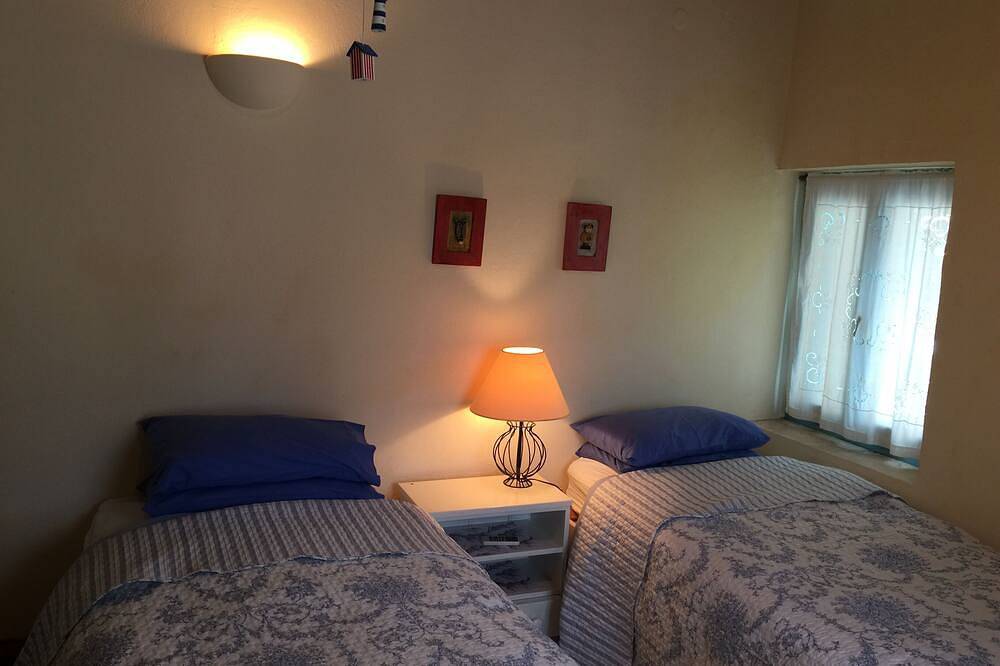 Olive Pickers Sleeps 5 (2 chambres) in Agios Pavlos (Canée), Vámos