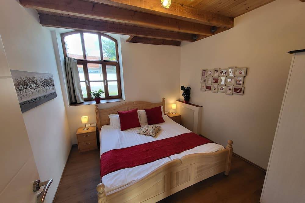 Ganze Wohnung, Gutshof moderne Ferienwohnung mit viel Garten, viel Natur, Hofgarten und See in Tangerhütte, Altmark