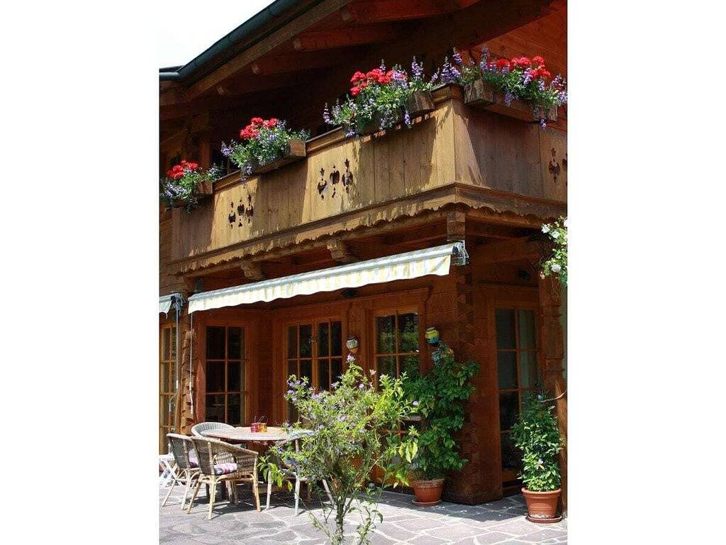 Ferienhaus in Garmisch mit Schwimmbecken in Garmisch-Partenkirchen, Bayerische Alpen