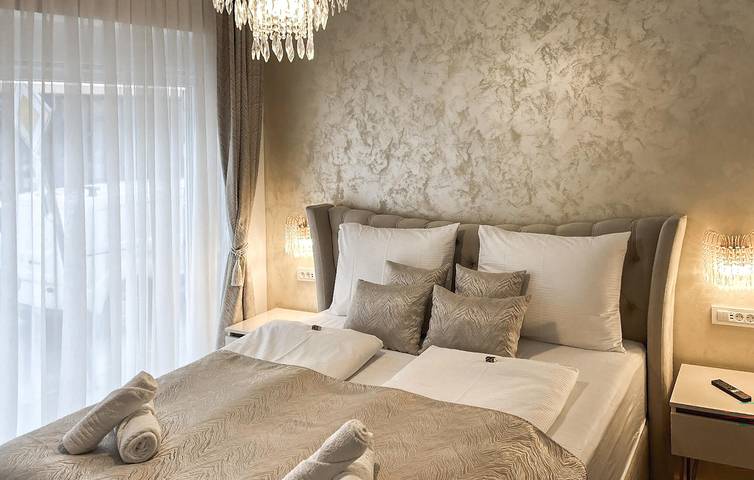 Charmante 150 m² große Wohnung mit Pool und Garten in der Nähe des Stadtzentrums von Našice in Našice, Osijek-Baranja