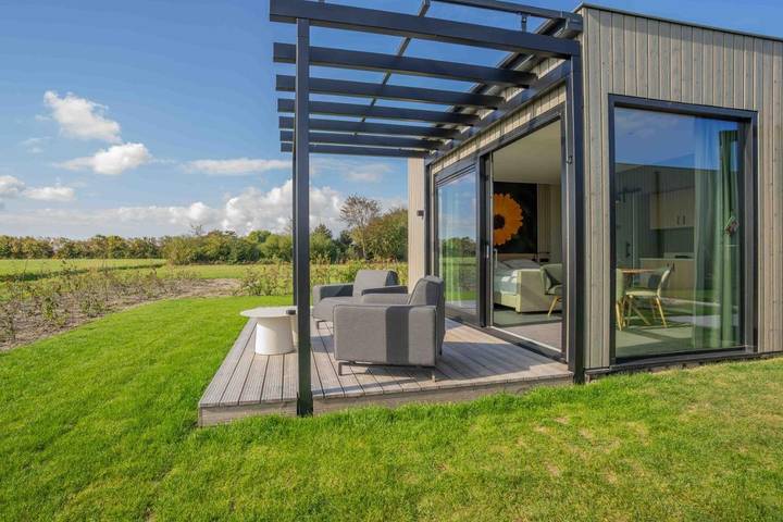 Hotel für 2 Personen, mit Terrasse und Whirlpool sowie Garten und Sauna in Ellemeet