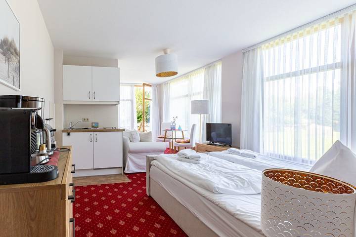 Ferienwohnung für 2 Personen, mit Terrasse und Garten sowie Sauna in Ahrenshoop