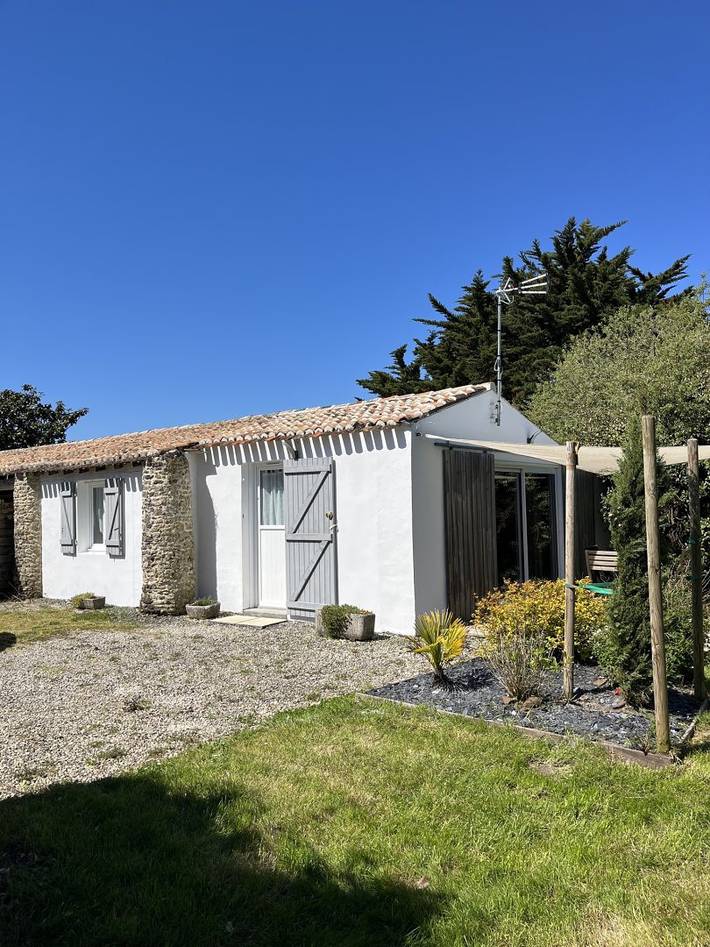 Gîte pour 3 personnes, avec jardin et terrasse, animaux acceptés