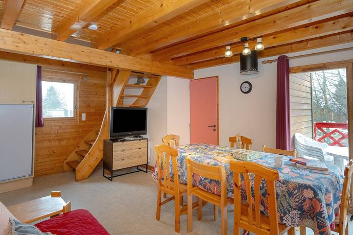 Chalet '331 - Village Nordique' con vistas a la montaña, piscina compartida y terraza privada in La Féclaz, Les Déserts