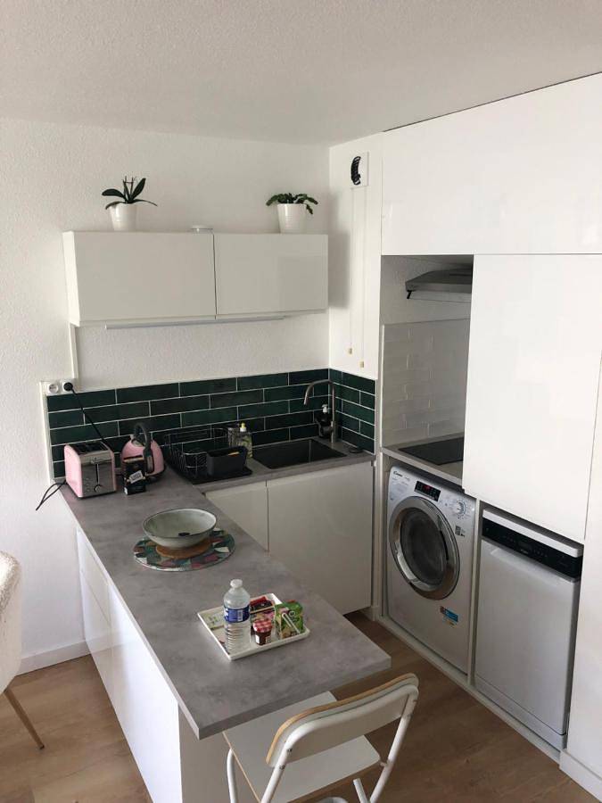 Appartement entier, Joli studio cozy, balcon, Cité des Congrès, Gare Sud in Nantes, Région de Nantes