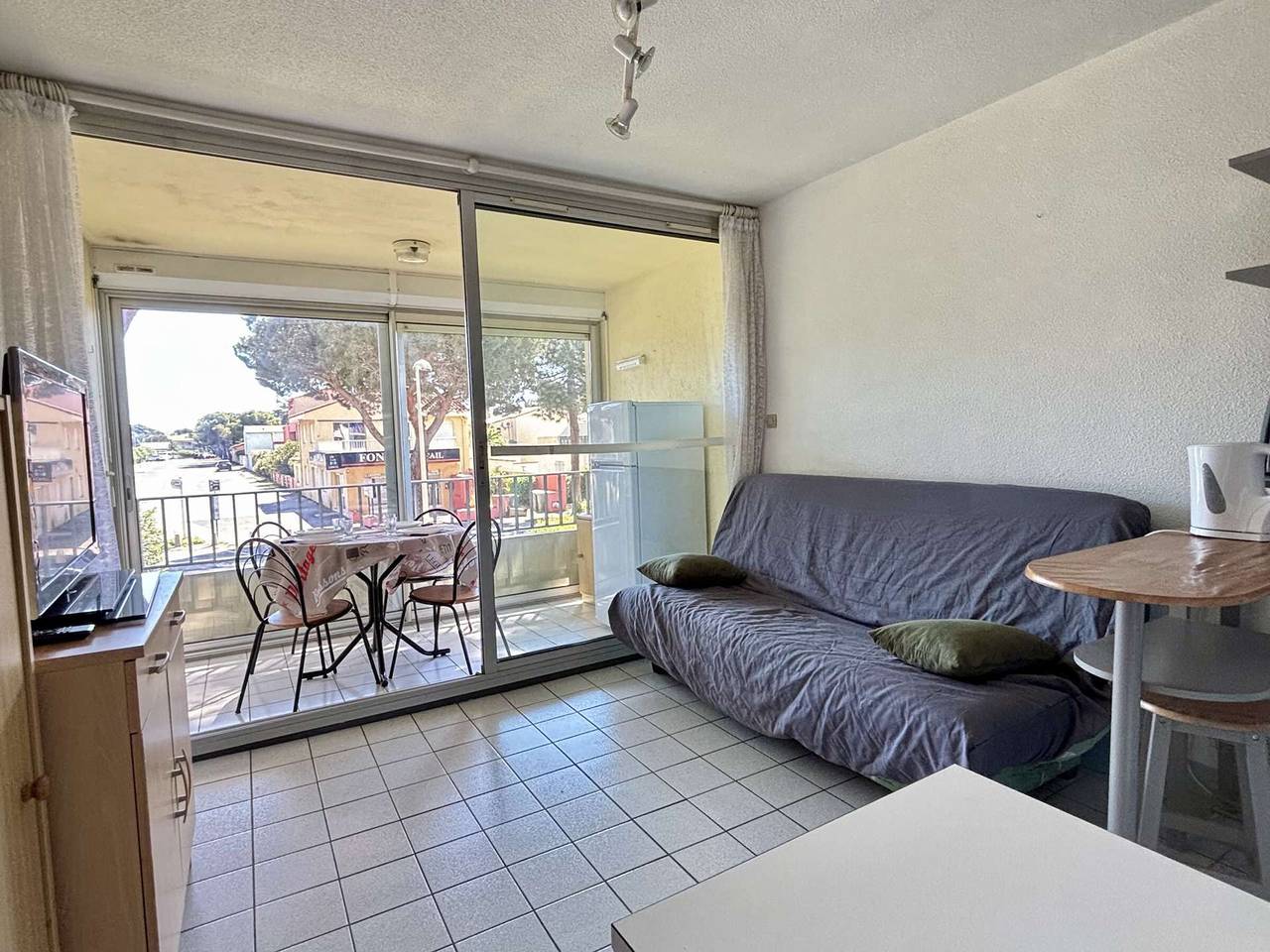 Entire apartment, Beachside Studio with Pool, Parking & Balcony - Argelès-sur-Mer in La Côte Vermeille, Argelès-sur-Mer