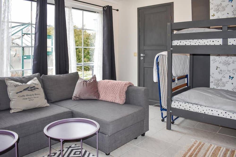 Stunning home in Skillinge with Wifi in Skillinge, Österlen