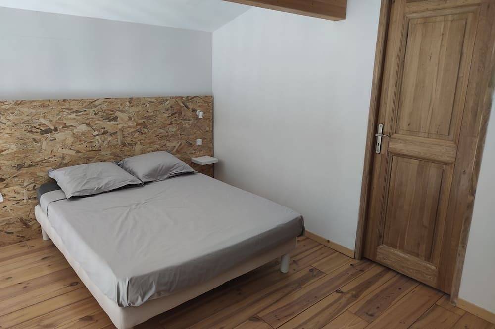 Apartamento entero, Entire apartment in a quiet location between Saint Tropez and the Gorges du Verdon in Le Thoronet, Region de Draguignan