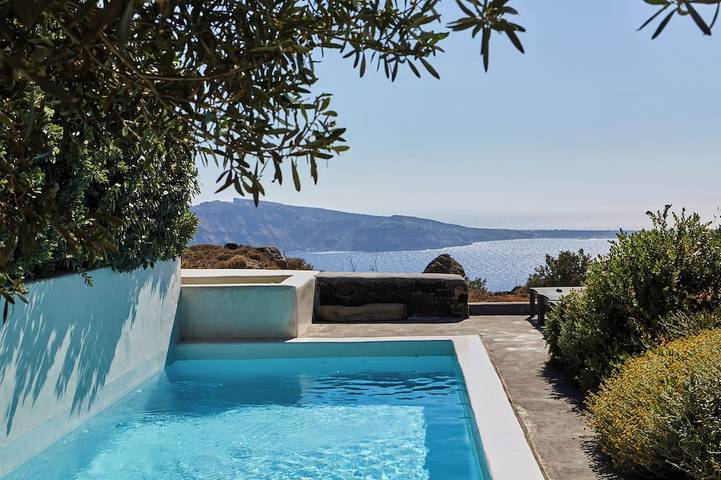Casa de vacaciones para 8 personas, con terraza además de jacuzzi y jardín en Santorini