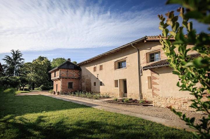 Gîte pour 8 personnes, avec jardin à Bâgé-la-Ville