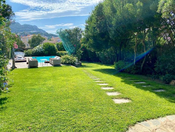 Villa pour 12 personnes, avec jardin ainsi que piscine et vue à Porto Cervo - 2
