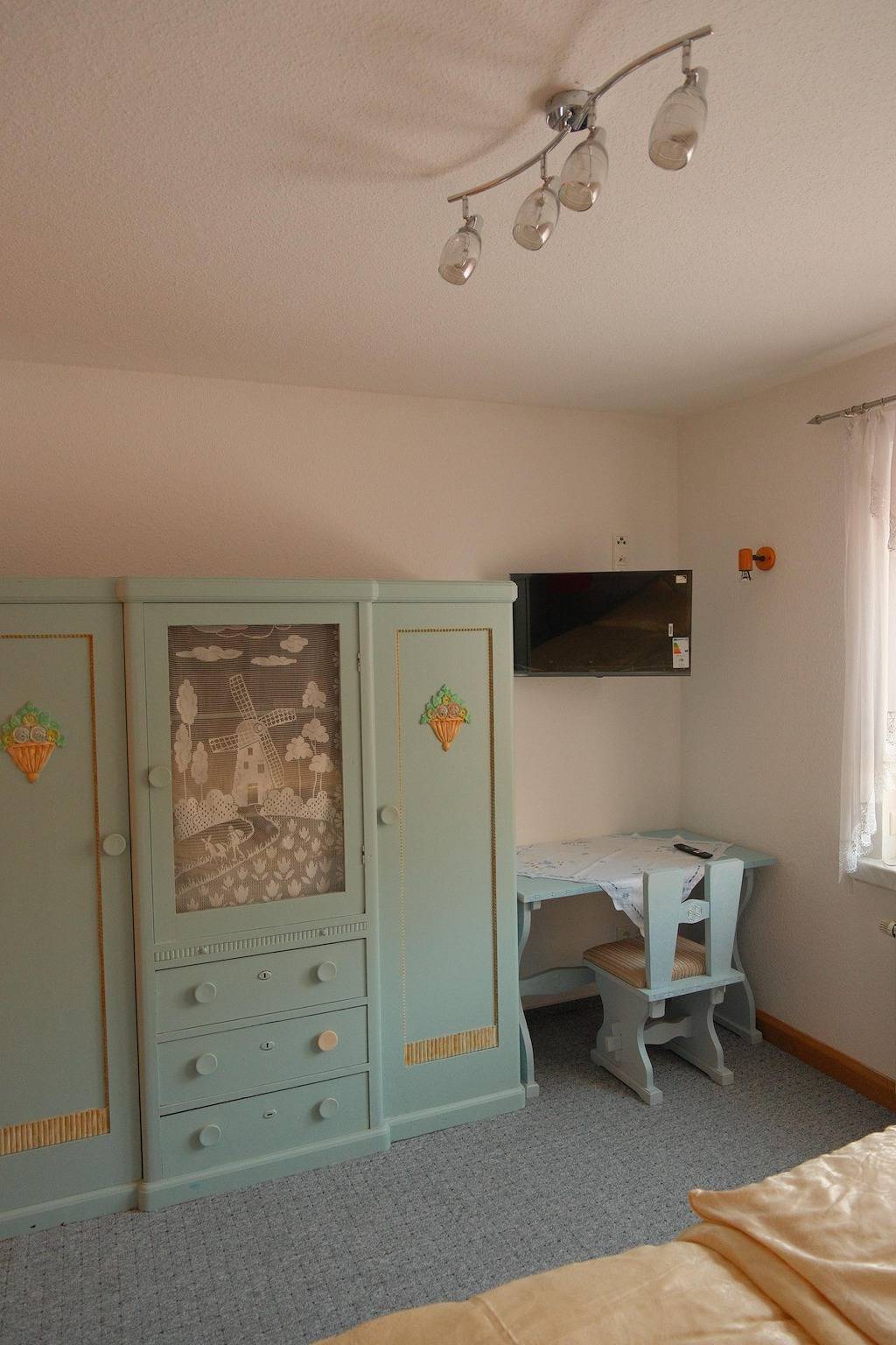 Ganze Ferienwohnung, Appartement/Fewo, Bad, Wc in Zwickau, Chemnitz und Umgebung