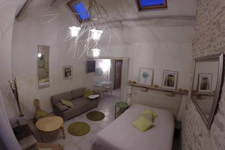 Entire apartment, Studio confort garden in Milly-la-Forêt, Parc naturel régional du Gâtinais français