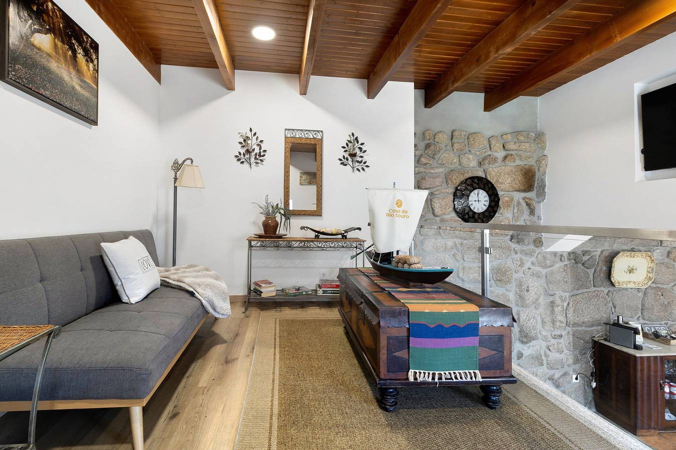 Casa rural 'Quinta do Rio Douro' com piscina, ar condicionado e vista para a montanha in Penhalonga e Paços de Gaiolo, Distrito de Porto