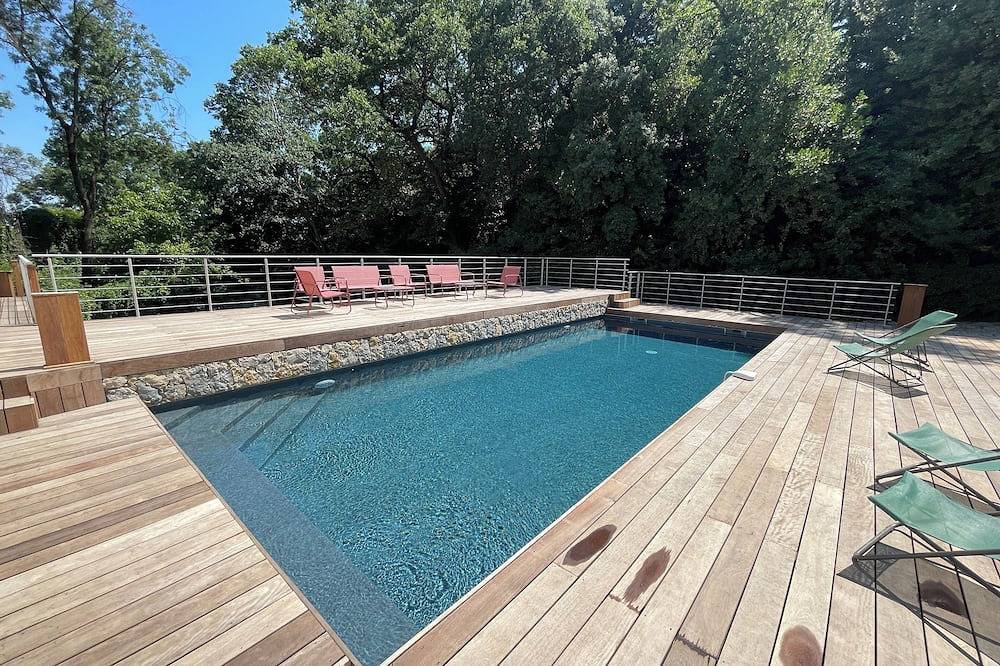 La Calade: Villa in the shade of oak trees in Montferrier-sur-Lez, Montpellier region